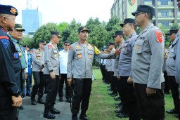 Baca juga : Kabareskrim Polri Pimpin Apel Gelar Pasukan di Mapolda Jatim Jelang Piala Dunia