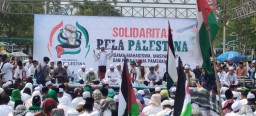 Ribuan Umat Hadiri Acara Bela Palestine di Arek Lancor Pamekasan