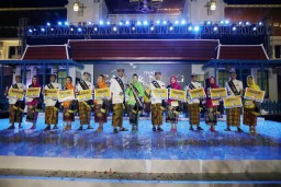 Wali Kota Eri Harap Duta Wisata Cak dan Ning 2023 Angkat Nama Surabaya di Kancah Internasional