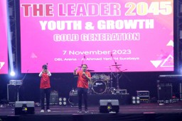 Siapkan Pemimpin Masa Depan, Wali Kota Eri Bakar Semangat Pemuda Surabaya di The Leader 2045