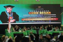 Hadiri Pengukuhan Guru Besar Teologi Islam Kontemporer UINSA, Wali Kota Eri Cahyadi: Ini Ilmu yang Luar Biasa