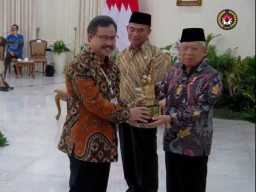 Pemkot Surabaya Raih Anugerah Revolusi Mental 2023 dari Kemenko PMK