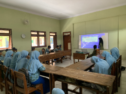 Perluas Wawasan dengan Pelaksanaan Program Mengajar di SMP Muhammadiyah 3 Jombang oleh Tim Mahasiswa Fakultas Ilmu Komputer UPN “Veteran” Jawa Timur