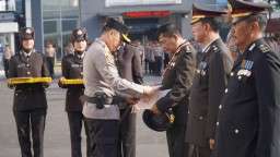 Personil Polrestabes Surabaya Naik Pangkat, Jumlahnya 158 Personil