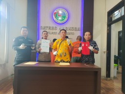 Baca juga : Kelas Kakap di Mojokerto, Bandar Sediakan Bilik Kamar Sabu dan Pasangi CCTV