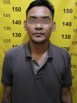 Pria Tampan ini Ngemal ke TP untuk Embat HP