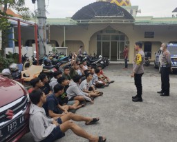 Baca juga : Balap Liar ABG Batal, Dibubarkan Polsek Kenjeran