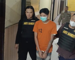 Ketok Ketok Pintu, Maling Apes Dibekuk Polisi dan Warga