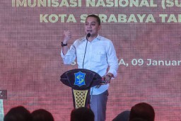 Cegah Polio di Surabaya, Wali Kota Eri Targetkan Imunisasi Tuntas Sehari