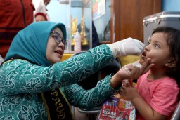 Gelar Sub PIN Polio Putaran Kedua, Ketua TP PKK Rini Indriyani Targetkan 100.000 Lebih Imunisasi per Hari