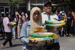 Kabar Gembira! Warga Surabaya Bisa Belanja Hemat di Pasar Murah Ramadan!