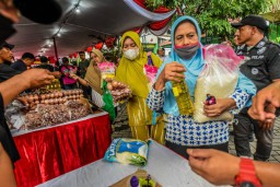Pasar Murah Surabaya Berlanjut hingga Akhir Tahun, Wali Kota Eri Imbau Warga Tak Panik