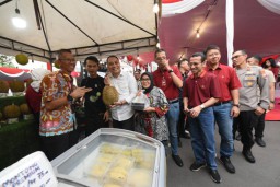 Wali Kota Eri Buka Bank Jatim QRIS Ramadan Vaganza di Balai Kota Surabaya, Digelar Selama Sepekan