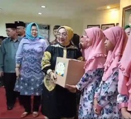 DPRD Surabaya Berikan Santunan Pada Yayasan Anak Yatim Piatu