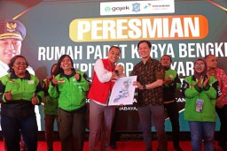 Pemkot Surabaya Gandeng GoTo dan Pertamina Luncurkan Rumah Padat Karya Pitstop Manyar