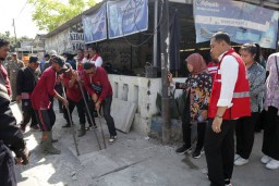 Capai 75 Persen, Wali Kota Eri Cahyadi Kebut Perbaikan Saluran Air di Perkampungan Surabaya