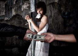 Baca juga : Unit PPO Polda Jatim Tangkap Mami Discotic Royal KTV Saat Jual 2 LC di Hotel