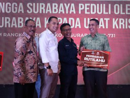 Pemkot Surabaya-BSP Beri Bantuan Sembako hingga Modal Usaha untuk 320 Jemaat Nasrani Oikumene