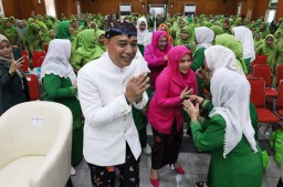 Di HJKS ke-731, Wali Kota Eri Cahyadi Gandeng Muslimat NU Bangun Peradaban Surabaya