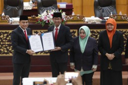 RPJPD Surabaya 2025-2045 Disetujui, Targetkan PDRB Rp 2,1 Triliun