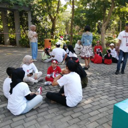 Semarak HUT RI Ke 79 Thn Dolly English Community Kaloborasi Peduly Surabaya Gelar Beraneka ragam Lomba