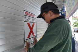Satpol PP Surabaya Segel 60 Bangunan yang Tak Kantongi Izin PBG