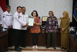 Pemkot Surabaya Beri Kepastian Hukum Pemegang Surat Ijo, 39 Sertifikat HGB di Atas HPL Diserahkan