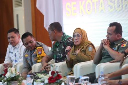 Beri Pengarahan Forkopimcam, PJs Wali Kota Surabaya Tekankan Keamanan dan Ketertiban Jelang Pilkada