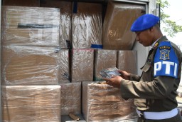 Sinergi Pemkot Surabaya dengan Bea Cukai Gagalkan Penyelundupan 1,4 Juta Batang Rokok Ilegal
