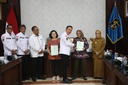 Momentum Bersejarah, 39 Sertifikat HGB Diberikan kepada Pemegang IPT di Surabaya