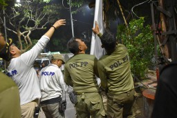 Masa Tenang Pilkada 2024, Pemkot Surabaya bersama KPU dan Bawaslu Mulai Tertibkan APK