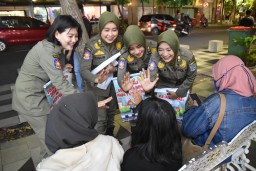 Satpol PP Surabaya Sosialisasikan Perda Trotoar, Bukan Tempat PKL dan Parkir