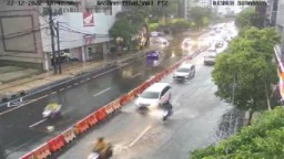 Hujan Deras Disertai Angin Kencang Melanda Surabaya, BMKG Sebut Ada Fenomena Awan CB dan La Nina