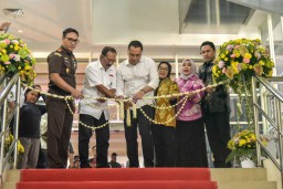 Menjelang Nataru 2024/2025, Wali Kota Eri Resmikan Terowongan Pejalan Kaki TIJ-KBS