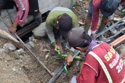 Pemkot Surabaya Tertibkan Jaringan Kabel Utilitas yang Langgar Aturan
