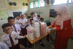 Pemkot dan DPRD Surabaya Siapkan Anggaran Rp1 Triliun Dukung Program Makan Bergizi Gratis