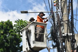 Pemkot Surabaya Tertibkan Jaringan Kabel Utilitas Tak Berizin