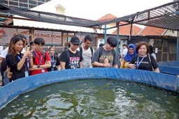 Mahasiswa Singapura Kunjungi Surabaya, Pelajari Program Pemberdayaan Masyarakat Lewat Rumah Padat Karya