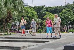 Ratusan Turis Kunjungi Kawasan Heritage, 18 Kapal Pesiar Internasional Dijadwalkan Sandar di Surabaya Tahun Ini