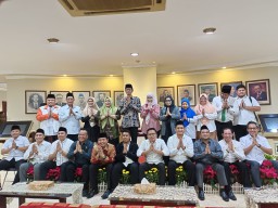 Baca juga : DPRD Surabaya Berbagi Kebahagiaan dengan Anak Yatim Piatu di Bulan Ramadan