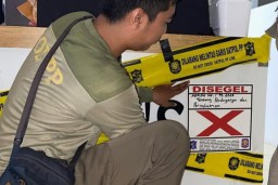 Pemkot Segel Gerai Es Krim Tak Berizin Jual Alkohol, Wali Kota Eri: Kita Jaga Bareng Surabaya