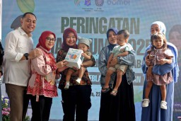 Wali Kota Eri Cahyadi Imbau Warga Surabaya Tak Gunakan Popok Bayi dan Pembalut Sekali Buang