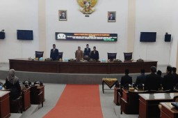 Rapat Paripurna dan Raperda Bersama, Legislatif serta Eksekutif Sepakat Jadikan Kabupaten Sampang Kawasan Tanpa Polusi Rokok