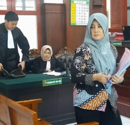 KDRT Pejabat Gerindra: Dokter Meiti Dituntut 6 Bulan Penjara atas Penganiayaan Suami