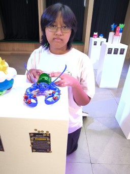 Siswi Kelas 9 NOLA, Anindya Prasetyaningsih, Pukau Publik dengan Karya Seni Cetak 3D yang Detil