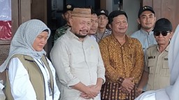Program Bahan Pangan di Banyuwangi Disalurkan, H. Sumail Abdullah dan Kader Gerindra Turut Menyerahkan