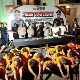 Baca juga : Gasak Puluhan Motor, 42 Tersangka Curanmor di Surabaya Diringkus Polisi