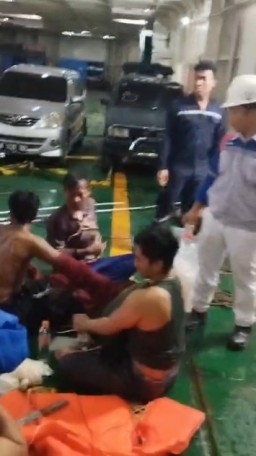Nakhoda KM Egon Pelni Berpacu dengan Waktu Selamatkan 18 ABK KM Fuji di Perairan Jatim