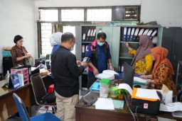 Dugaan Korupsi PDTS Kebun Binatang Surabaya: Kejati Jatim Geledah Kantor, Sita 4 Box Dokumen