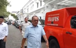 Penuhi Panggilan Penyidik, Wawali Armuji Datangi Mapolrestabes Surabaya Terkait Kasus Korupsi Bimtek
